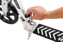 Charger l'image dans la galerie, Razor A5 DLX Scooter
