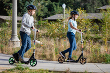 Charger l'image dans la galerie, Razor A5 Lux Light-Up Scooter (Mix Colors)