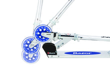 Charger l'image dans la galerie, Razor A3 Scooter (Mix Colors)
