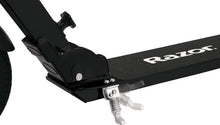 Charger l'image dans la galerie, Razor A5 Air Scooter OPEN BOX LIKE NEW - PICKUP
